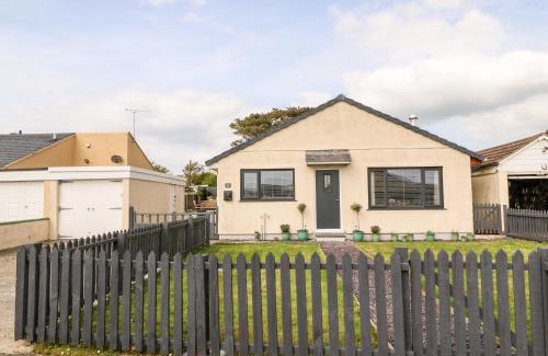 Holyhead Casa | Valley Pines