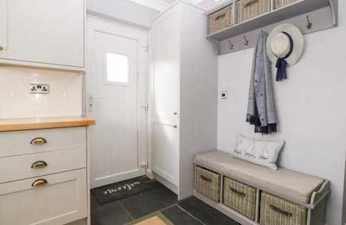 Holyhead Casa | Valley Pines