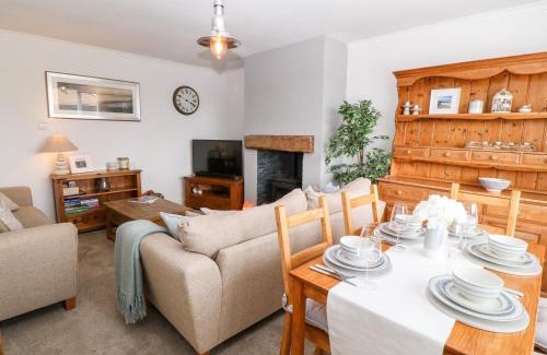 Holyhead Casa | Valley Pines
