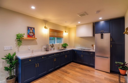 Sun Valley Casa | Valley Pocket: Your Chic LA Getaway with Private Patio & Amenities Galore!