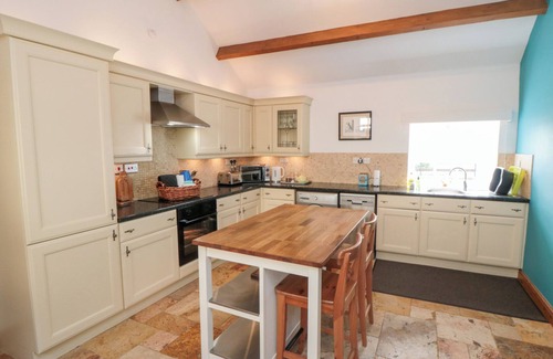Easington Cabaña | VALLEY VIEW, pet friendly, character holiday cottage in Staithes