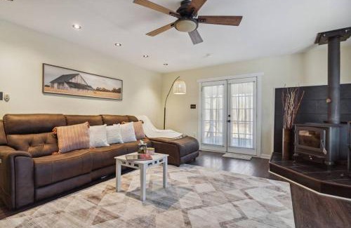 Front Royal Villa | Valley Vista-Mins to SkylineDrive-Hot Tub-King, Queen Beds