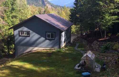 Winlaw Chalet De Esquí | ValleyChalet Adventure Vacation Rental in West Kootenay