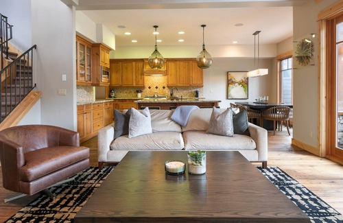 Truckee Casa | Valmont Vista, Gated Golf Community & Exclusive Club Amenities!