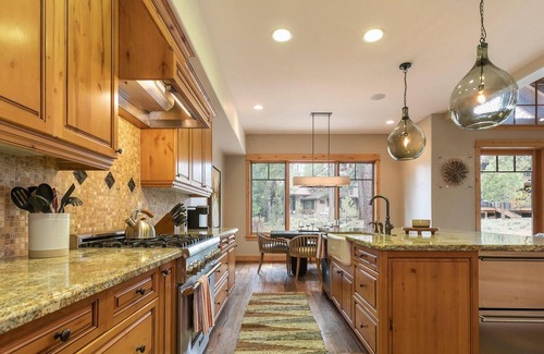 Truckee Casa | Valmont Vista, Gated Golf Community & Exclusive Club Amenities!