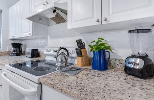 Jacksonville Casa | Casa con enorme patio, cocina moderna, 4 millas a Nas Jax y centro ecuestre