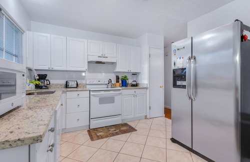 Jacksonville Casa | Casa con enorme patio, cocina moderna, 4 millas a Nas Jax y centro ecuestre