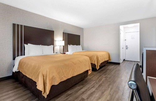 Burbank Casa | Value and convenience in the heart of Burbank!!