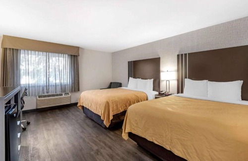 Burbank Casa | Value and convenience in the heart of Burbank!!