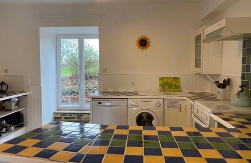 Maupertuis Cabaña | Van Gogh Inspired Gite in Peaceful Maupertuis Normandy
