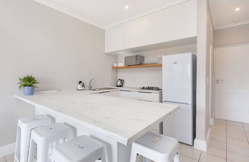 Gordons Bay Central Apartamento | Van Riebeeck 12 - Two Bedroom Apartment, Sleeps 4