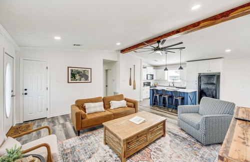 Van Casa | Van Vacation Retreat w/ Private 300-Acre Lake!
