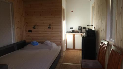 Suure-Jaani Casa | Vana Postimaja Accommodation