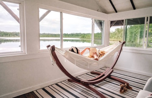 Cleveland Cabina | Vanderkamp NY – The Boathouse Cozy Lakefront Retreat on 850 Private Acres