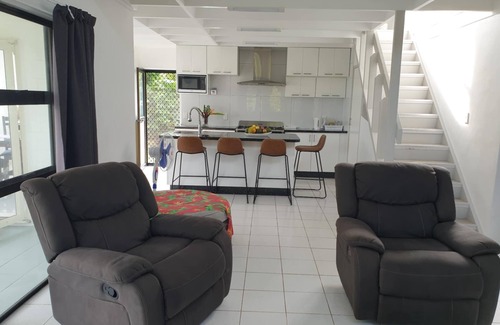 Rarotonga Casa | Vaniva's Villa nestled in a tropical garden oasis.