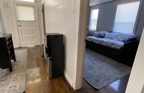 Belmont Cragin Apartamento | Vantage appartement 9' ceiling, just renovated