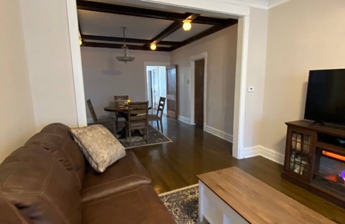 Belmont Cragin Apartamento | Vantage appartement 9' ceiling, just renovated