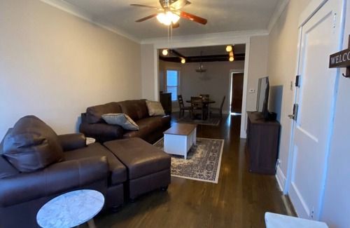 Belmont Cragin Apartamento | Vantage appartement 9' ceiling, just renovated