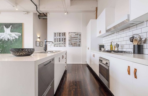 Fitzroy Condominio | VAQUAY Rose & Vine In Fitzroy