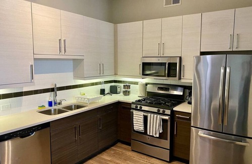 Woodlake - Briar Meadow Apartamento | Vargos Long-term Gym pool 2/2 King fully equipped
