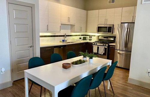 Woodlake - Briar Meadow Apartamento | Vargos Long term Gym pool 2B2B King fully equipped