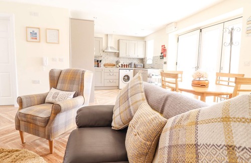 Newtown Cabaña | Varley Villa
