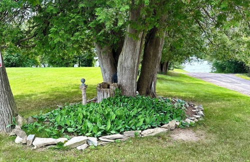 Stone Mills Cabina | Varty Lake Lodge, Yarker ON. Escape The Mundane, Relax & Enjoy Summer &.Winter