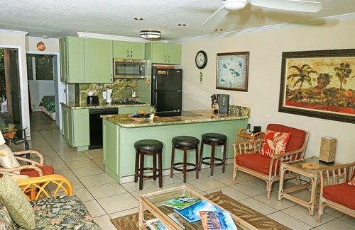 Honokowai Condominio | Polynesian Shores 120- Hermoso condominio frente al mar actualizado!