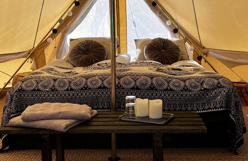 Habo Otro | VÄTTERVY GLAMPING