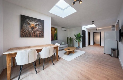 Stratum Apartamento | Vaulted Legacy Apartment in Eindhoven