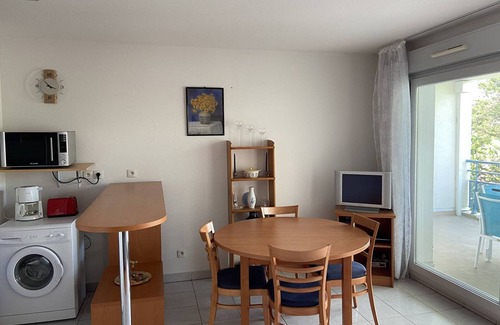 Vaux-sur-Mer Apartamento | Vaux-sur-Mer: Apartamento 2* con piscina y balcón
