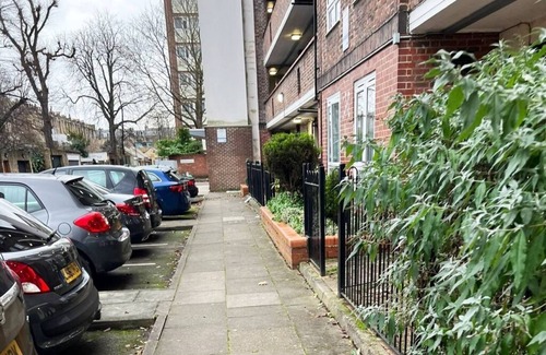 Oval Casa | Vauxhall Central Room 1