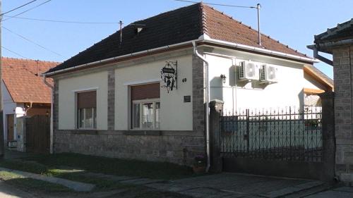 Erdobenye Casa | Vazsita ház