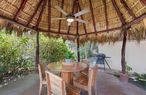 Tamarindo Casa | VBM1 Beachside Cottage Steps from the Shore
