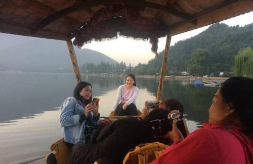 Dal Lake Alquiler De Eote | Veena Palace Group Of Houseboats