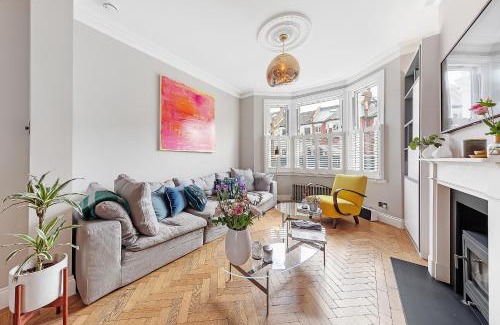 Thornton Casa | Veeve - Clapham Fairytale