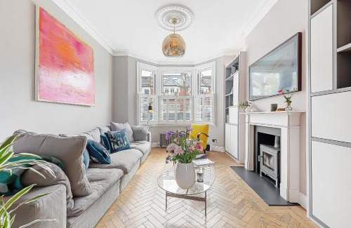 Thornton Casa | Veeve - Clapham Fairytale