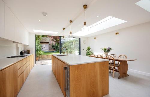 Oval Casa | Veeve - The Oval House