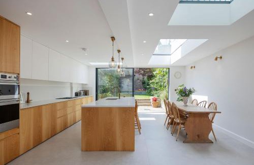 Oval Casa | Veeve - The Oval House