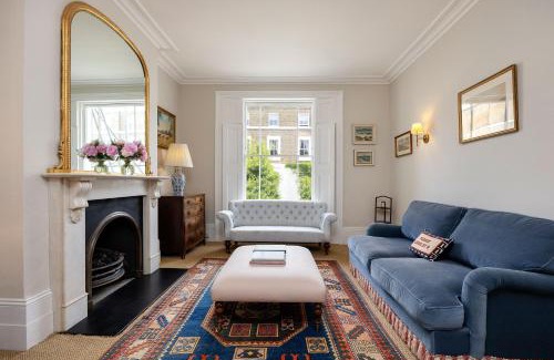 Oval Casa | Veeve - The Oval House