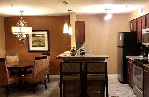 Las Vegas Apartamento | EDC March Madness Condominio de 2 habitaciones a 10 minutos a pie de Sands Conv Ctr y The Strip