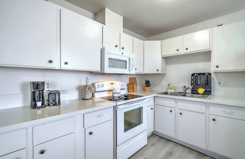 Las Vegas Casa | Vegas Getaway Near Strip! Sleeps 6!