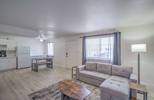 Las Vegas Casa | Vegas Getaway Near Strip! Sleeps 6!