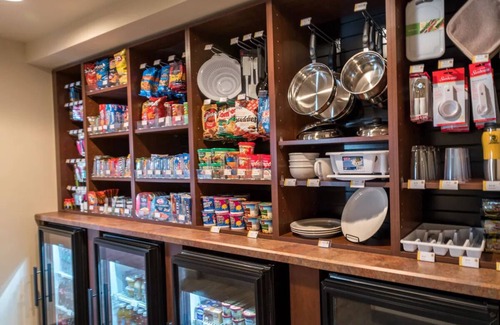 North Las Vegas Casa | Vegas Stay with Kitchen & Top-Notch Amenities