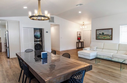 Canyon Gate Master Casa | Vegas Vacation Villa - 20 minutes to strip & hiking