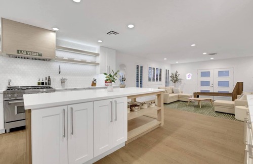 Las Vegas Villa | Vegas Villa Pool BBQ 5 mins to Las Vegas Strip!