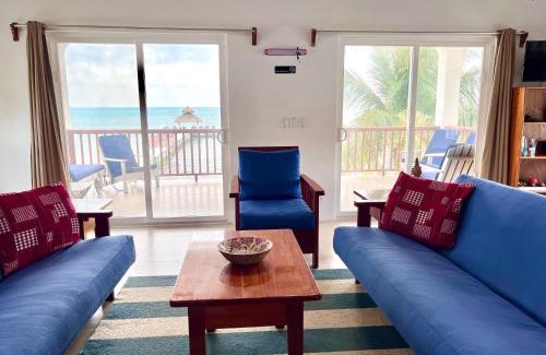 Caye Caulker Casa | VeLento Oceanfront Penthouse #1