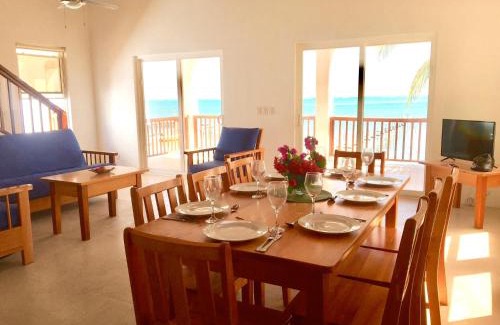 Caye Caulker Casa | VeLento Oceanfront Penthouse #1