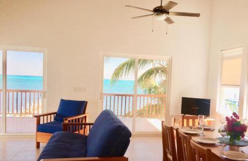 Caye Caulker Casa | VeLento Oceanfront Penthouse #1