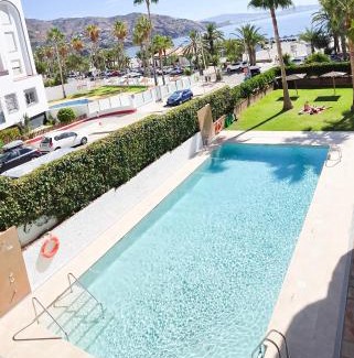 Velilla-Taramay Apartamento | Velilla Seaview with Pool and Parking